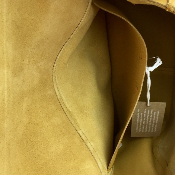 Madewell Abroad Leather Shoulder Bag - Picture 9 of 15